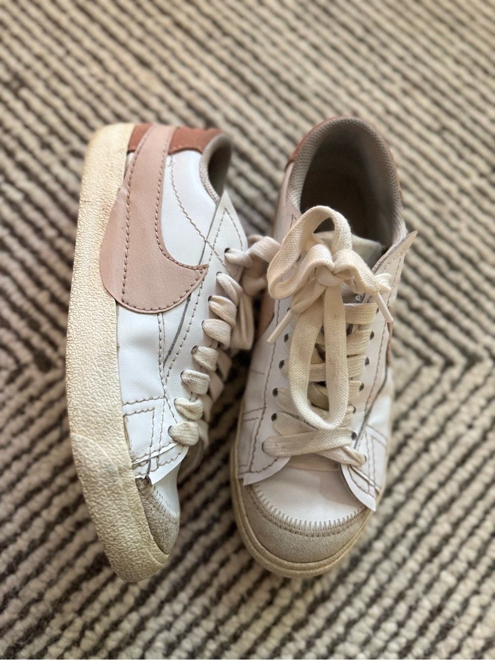 Nike Women’s White Leather Sneakers with Blush Pink Swoosh
